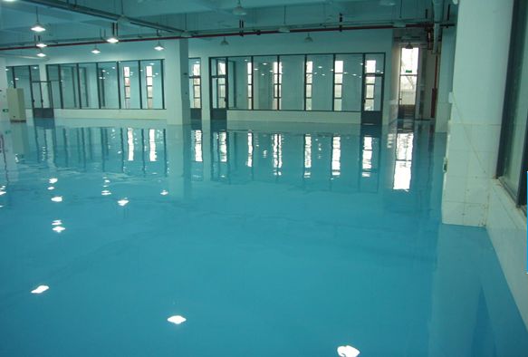 耐磨地坪漆施工廠家如何解決環(huán)氧地坪起灰、起砂問題？